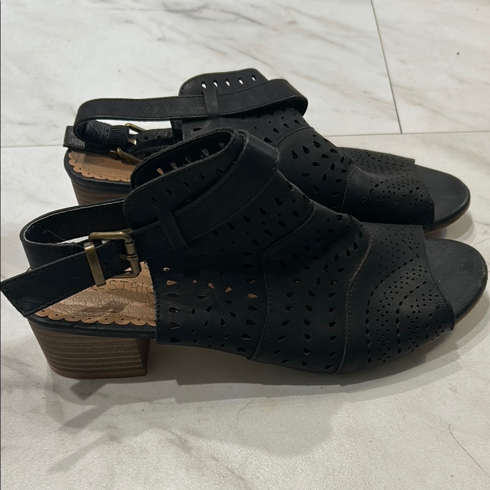 Women's Black Strappy Sandals